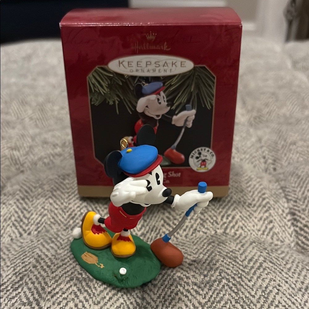1997 Hallmark Christmas ornament featuring Mickey’s Long Shot